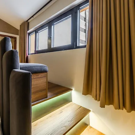 Miracle No 8 Duplex By Pikhost Apartmán
